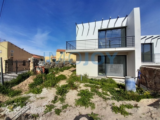 Haus T3 Geminada mit Frontansicht Meer in Azole, Sintra
