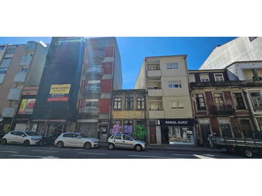 Gebäude zur Sanierung in Porto