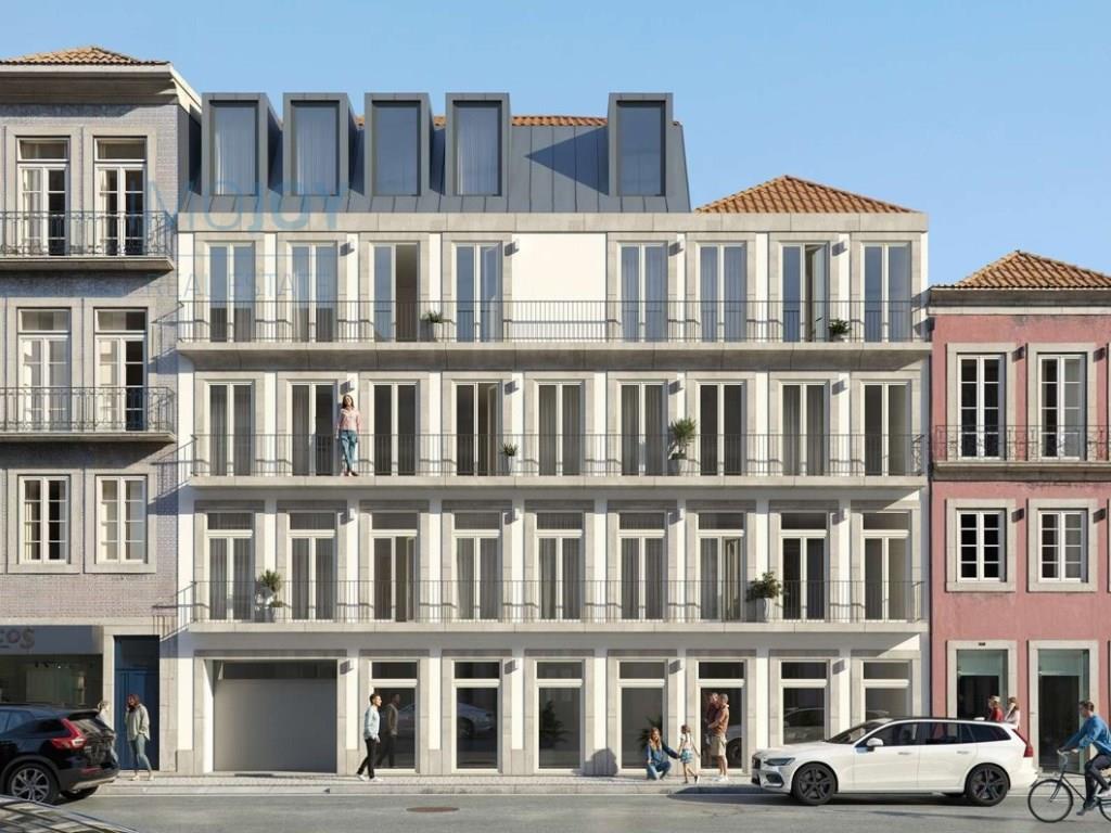 Duplex appartement met 3 slaapkamers, tuin en parkeerplaats in Cedofeita