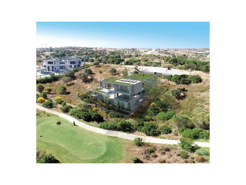 Fantástica villa de 5 dormitorios en Monte Rei Golf and Country Club en Vila Nova de Cacela