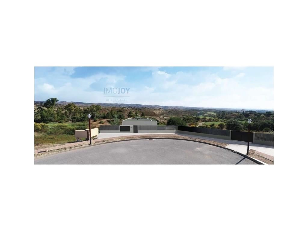 Fantástica villa de 5 dormitorios en Monte Rei Golf and Country Club en Vila Nova de Cacela