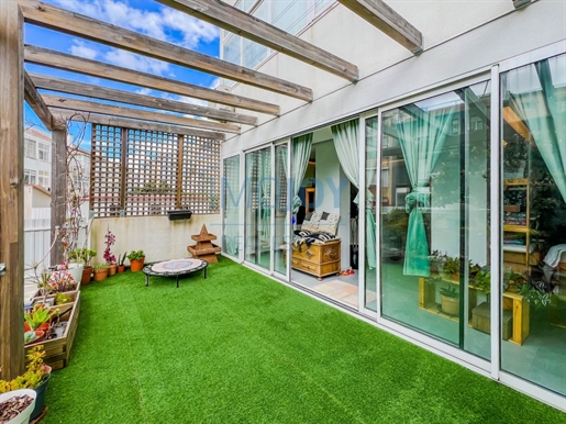 3 Bedroom Apartment with Garden in Benfica