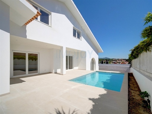 Villa 4+2 camere da letto completamente recuperata con giardino e piscina a Bicuda
