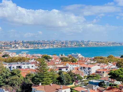 Excellent 3 bedroom apartment with sea view in Cascais