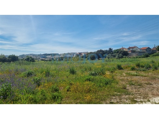 Building Land in Loures