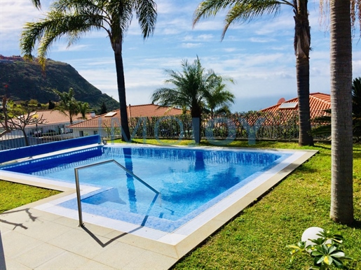 Ruime luxe villa gelegen in Arco da Calheta, Funchal