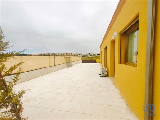 House with 4 Rooms in Leiria with 170,00 m²