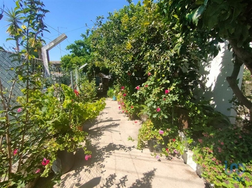 Home / Villa with 4 Rooms in Leiria with 288,00 m²
