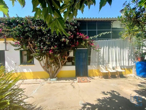 Home / Villa with 4 Rooms in Leiria with 288,00 m²