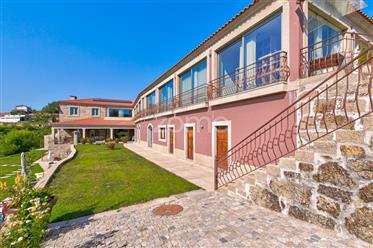 Ferme avec piscine et maison de luxe dans le Douro