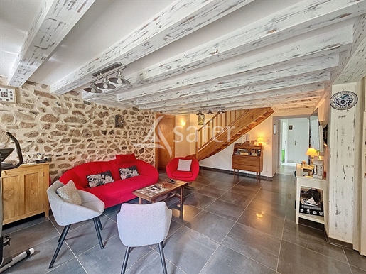 Large stone building & outbuildings Retournac
