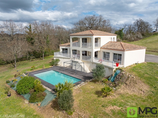 Villeneuve Sur Lot, contemporary house 4 bedrooms and office with exceptional view, double garage