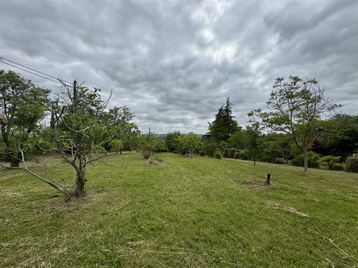 Building Land 5 minutes from the center of Villeneuve Sur Lot