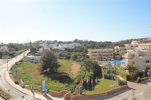 Algarve – Armação de Pêra, Com vista mar , garagem, em frent