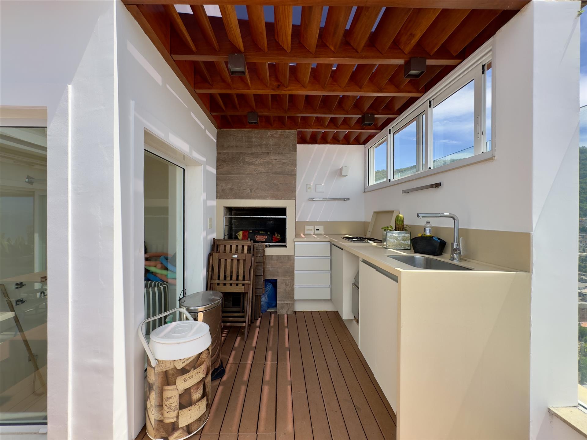 Stunning Triplex Penthouse with Pool for Sale in Copacabana