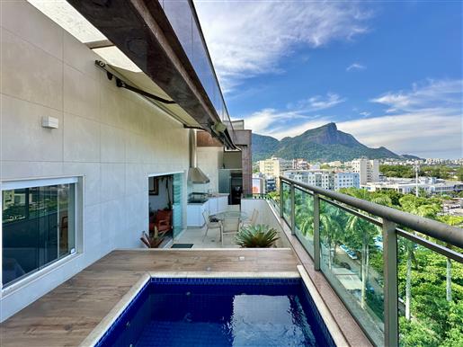 Penthouse de luxe lumineux avec piscine à vendre à Rio de Janeiro