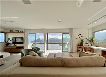 Apartamento totalmente remodelado com vistas deslumbrantes em Lagoa