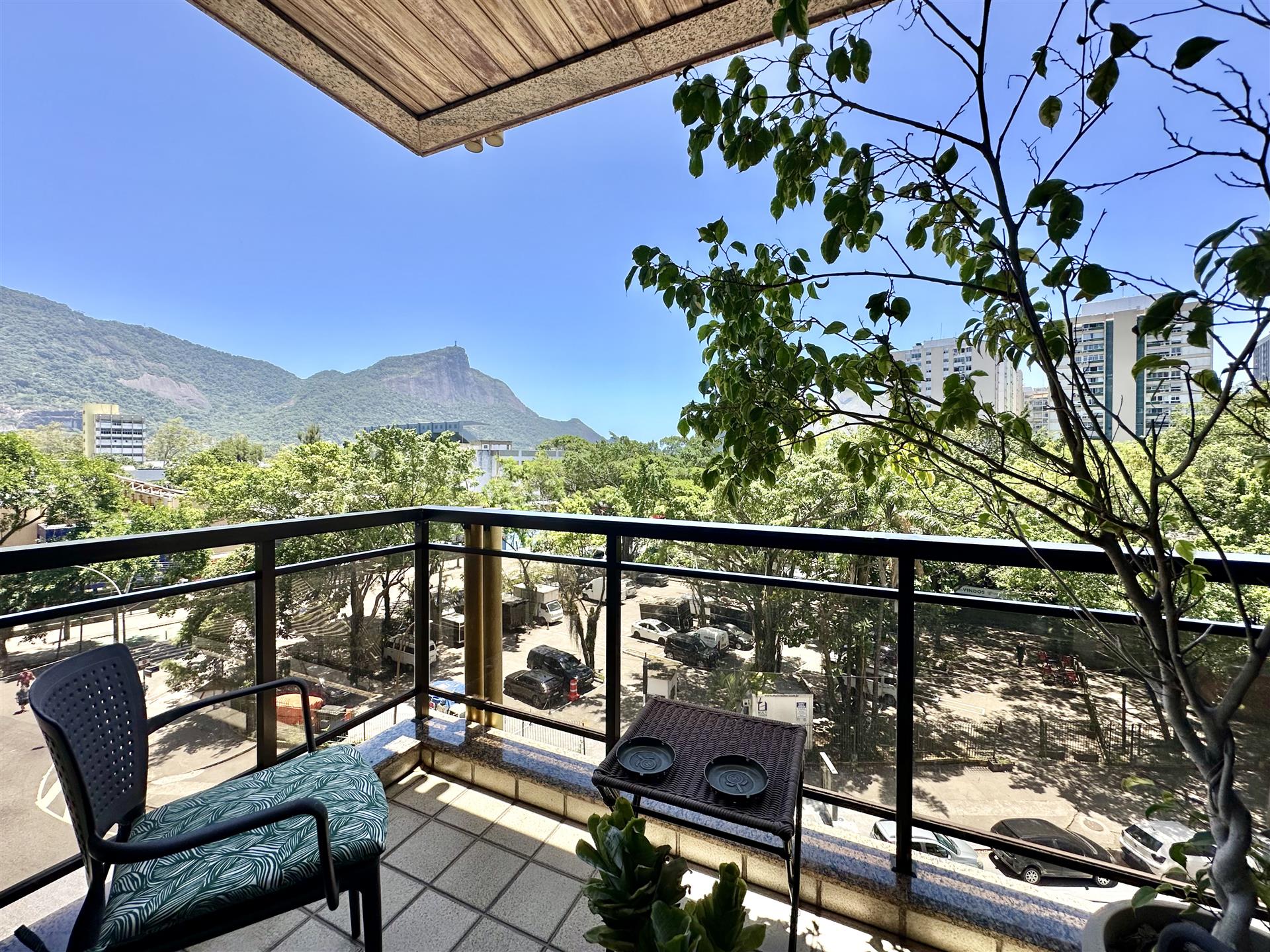 Wohnung mit Blick und großen Balkonen in Leblon