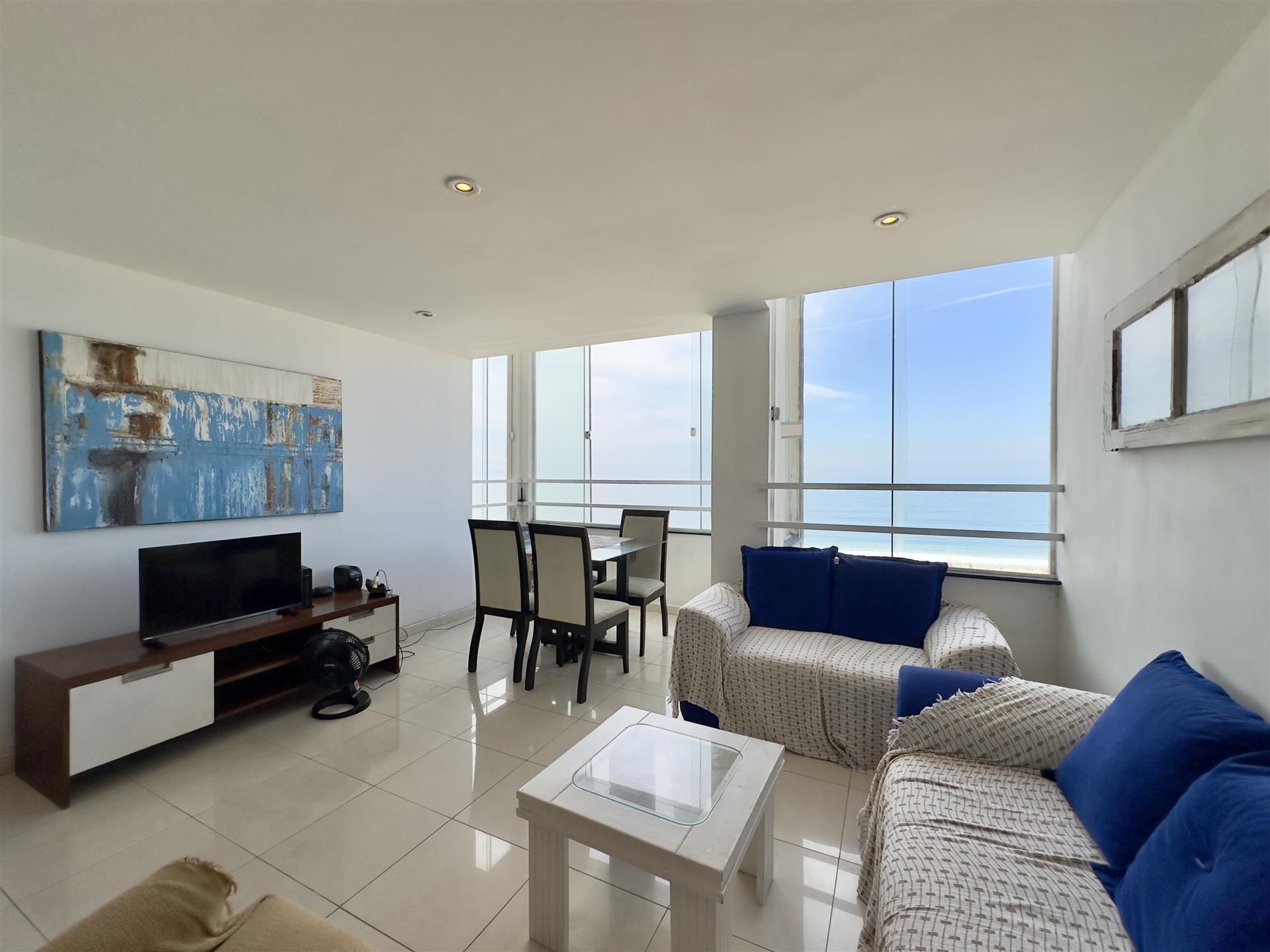 Sea-Front apartment on Av. Atlantica