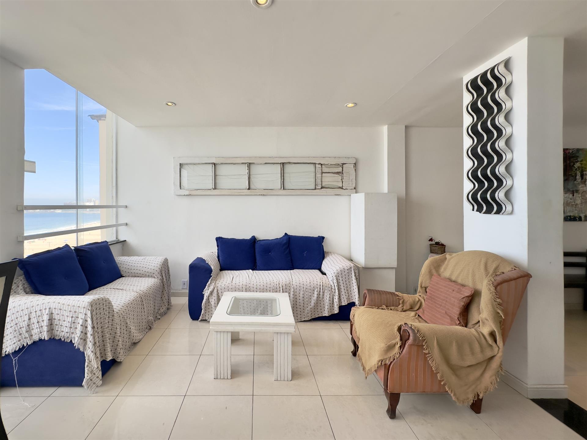 Sea-Front apartment on Av. Atlantica