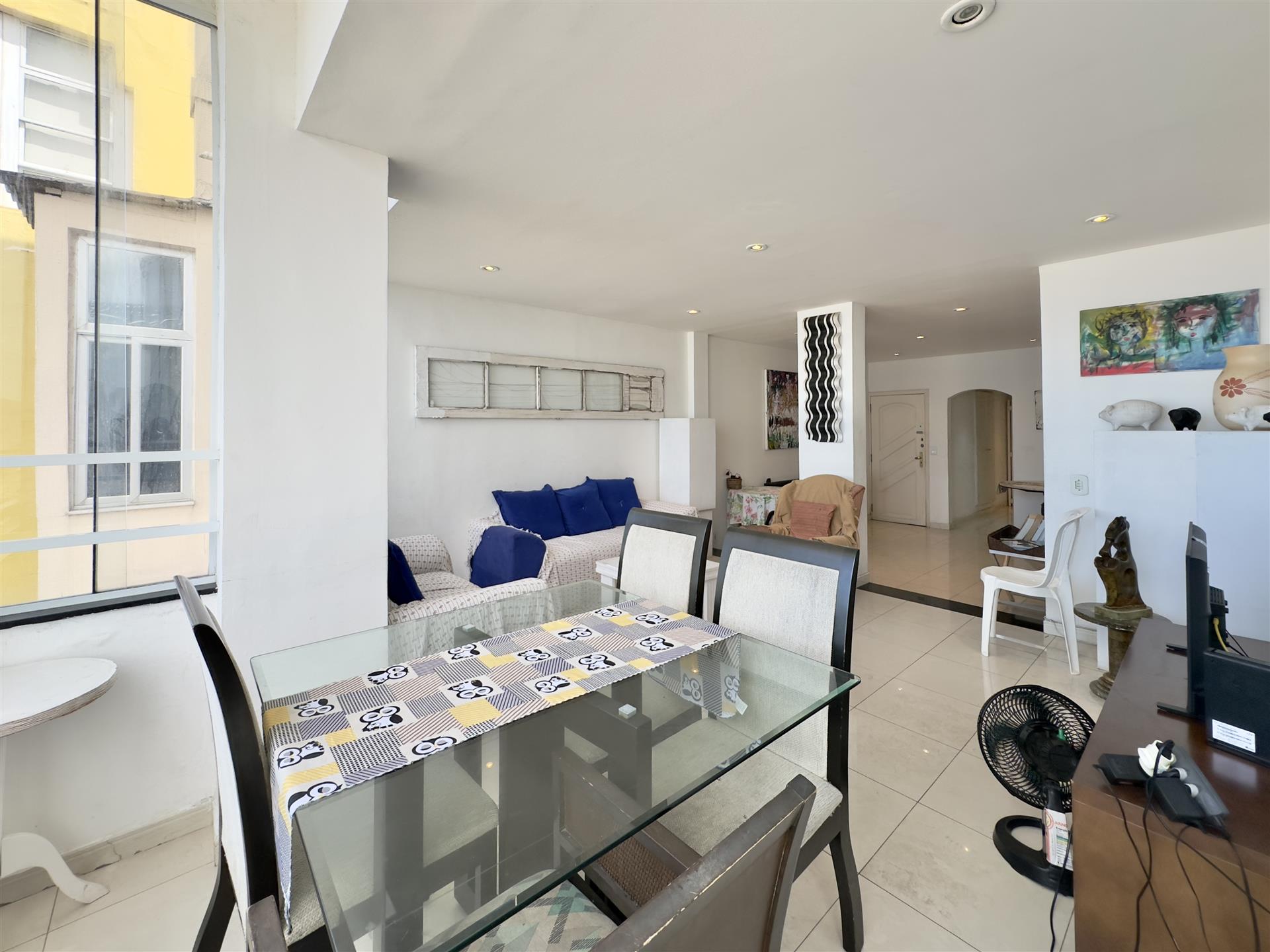 Sea-Front apartment on Av. Atlantica