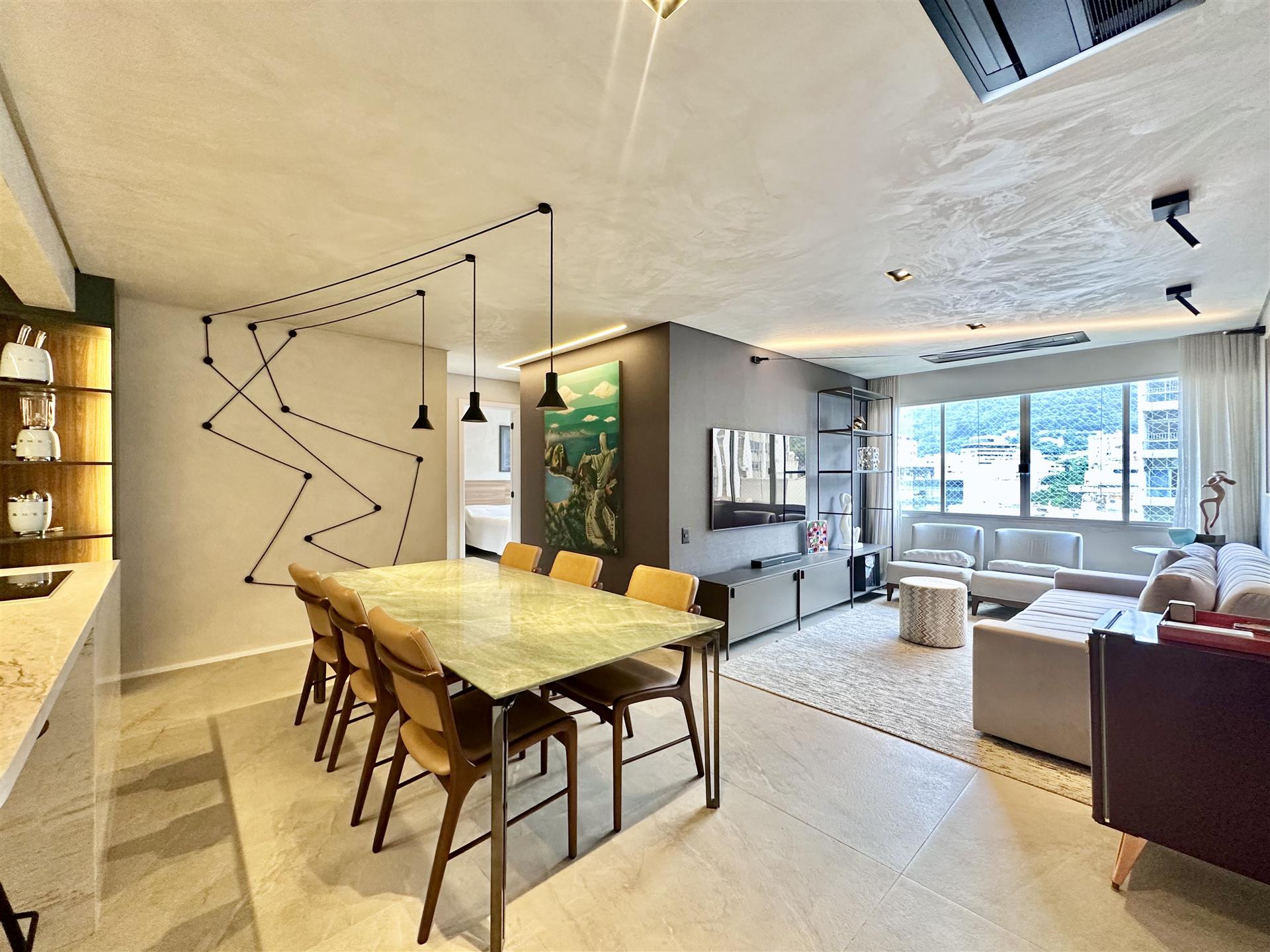 High-End flat in the Botanical Garden