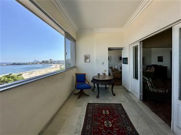 Charming apartment with panoramic views for sale on Avenida Atlântica