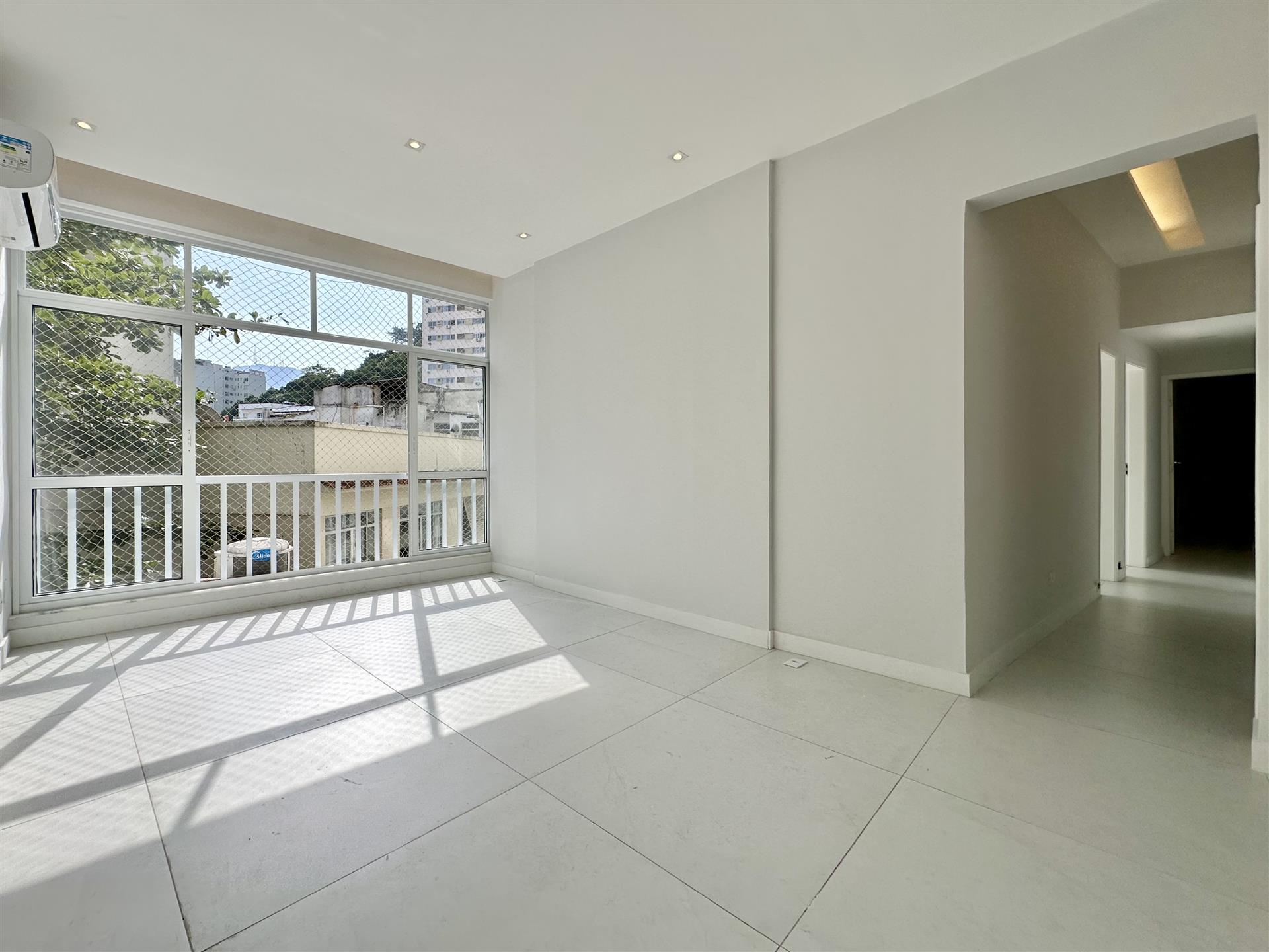 Renovierte Wohnung bezugsfertig in Ipanema