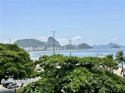 Mooi appartement met uitzicht op de oceaan in Copacabana