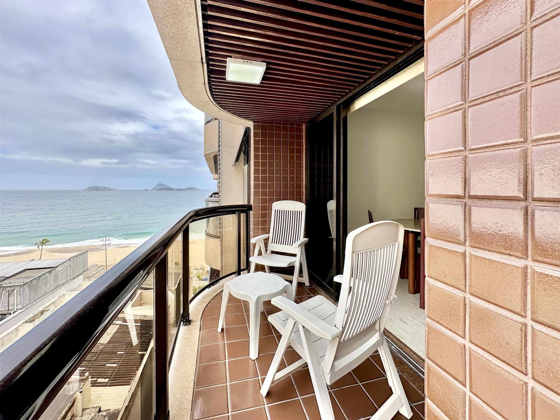 Apartment with sea view on Av. Vieira Souto, Ipanema