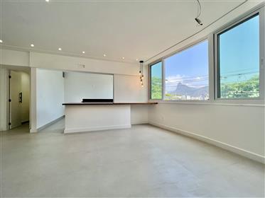 Refurbished apartment overlooking Christ the Redeemer