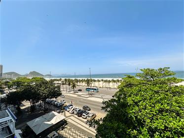 Apartment with sea view completely renovated in Copacabana