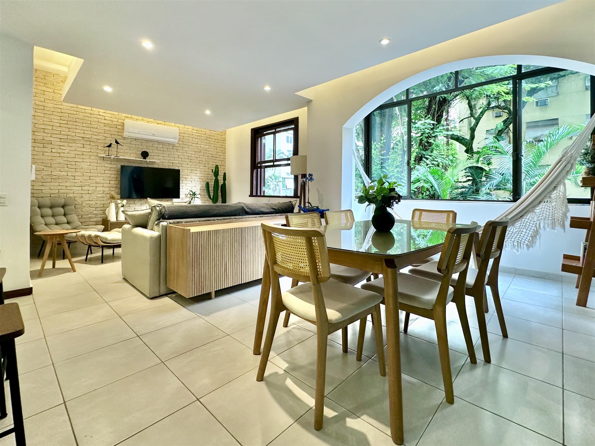 Komfortable und moderne Wohnung zum Verkauf in Ipanema.