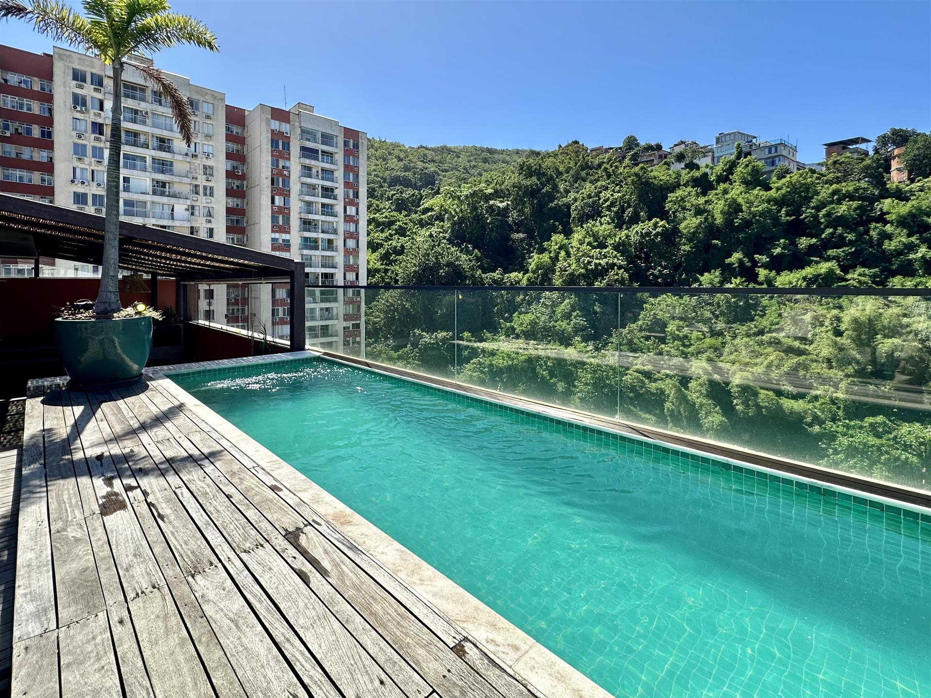 Duplex penthouse with pool and incredible view in Leme