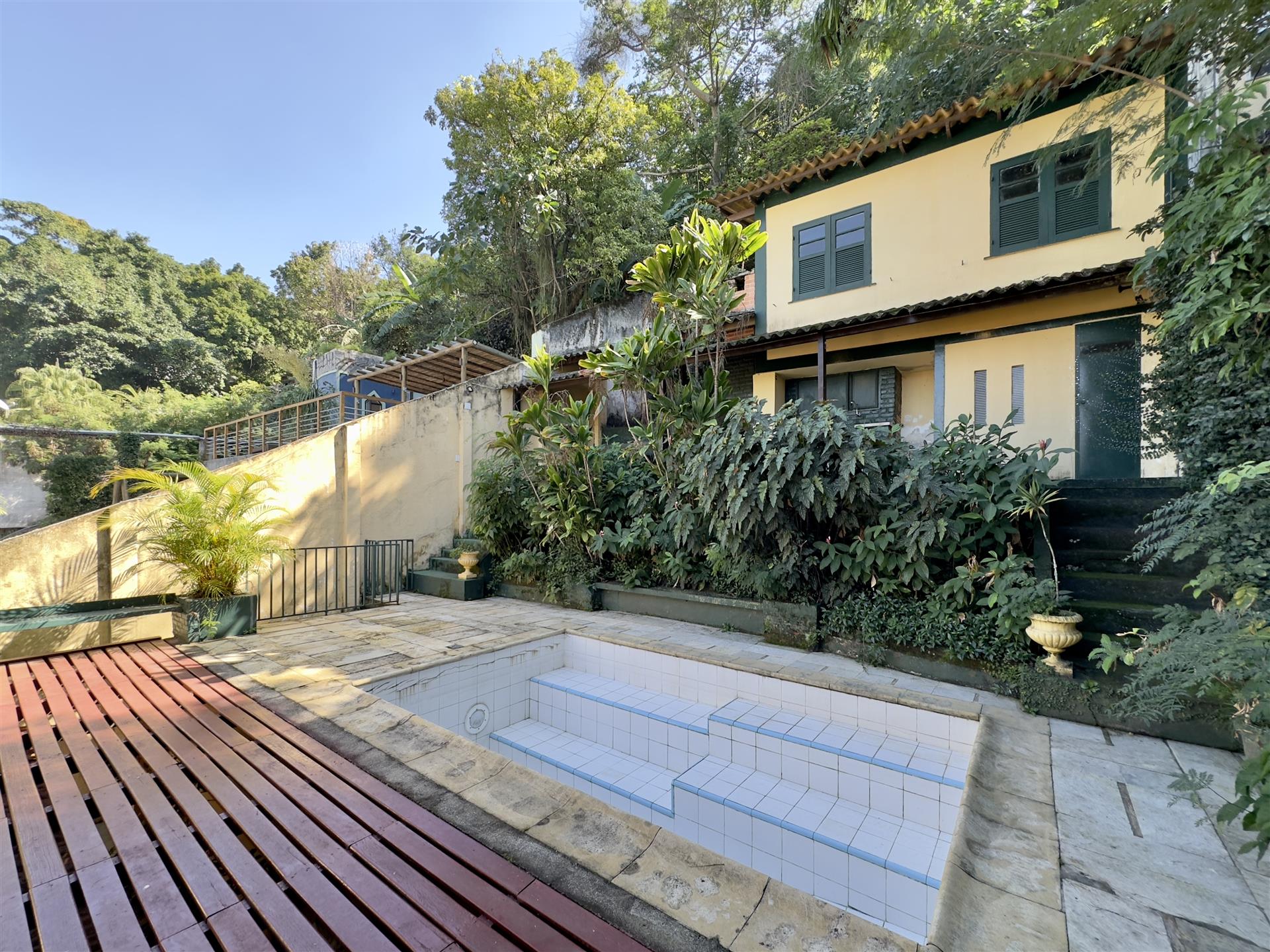 Large house with views of Sugarloaf Mountain and Corcovado Mountain