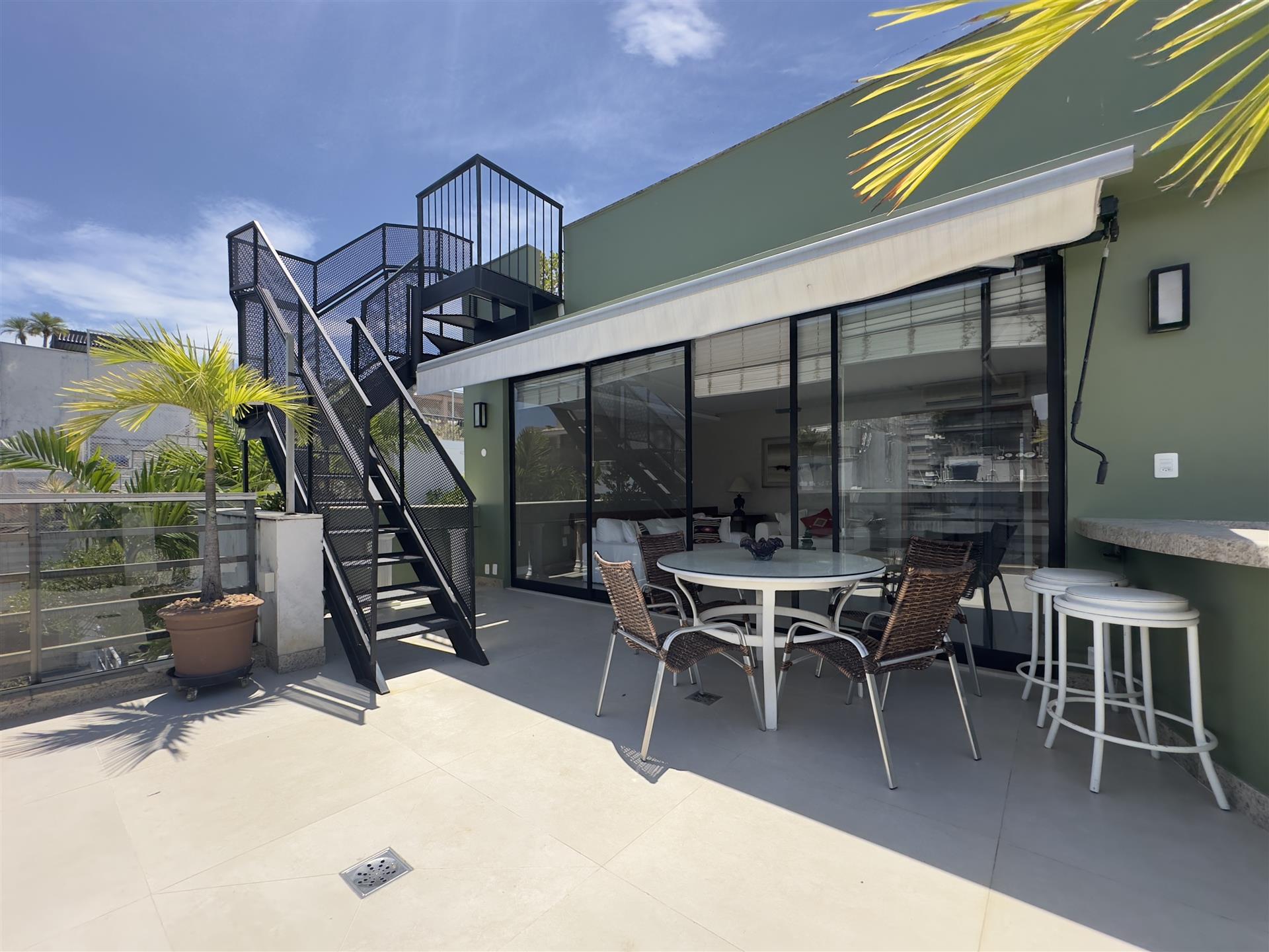 Incredible Triplex Penthouse with Terrace for Sale in Ipanema