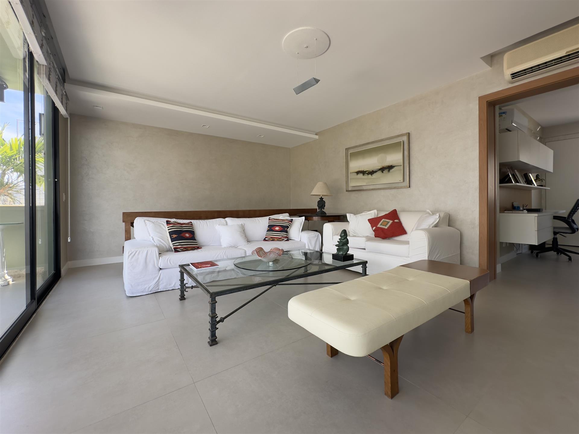 Incredible Triplex Penthouse with Terrace for Sale in Ipanema