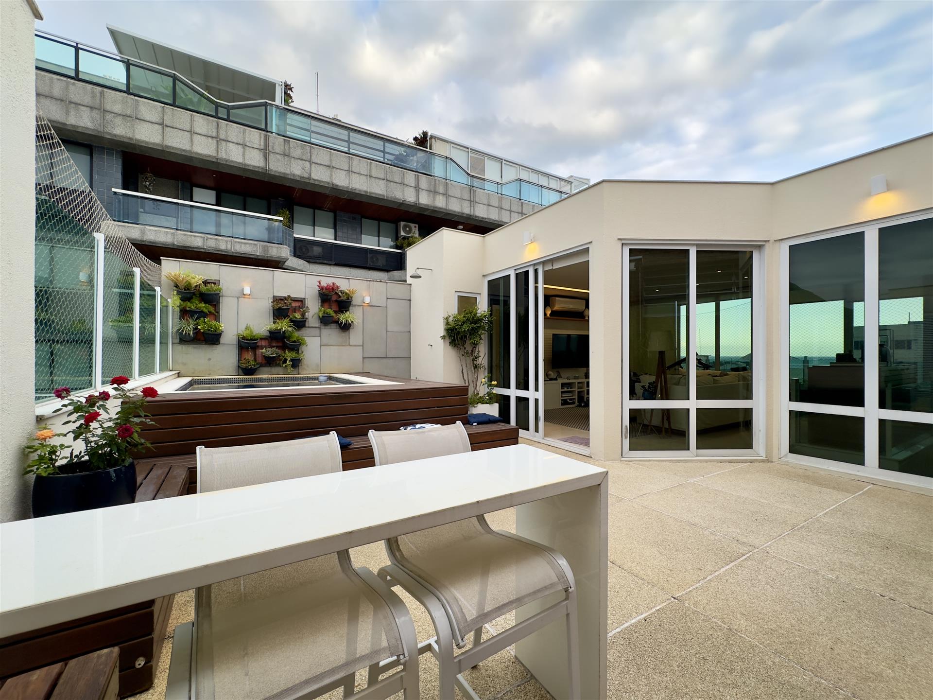 Duplex penthouse with panoramic view in Ipanema