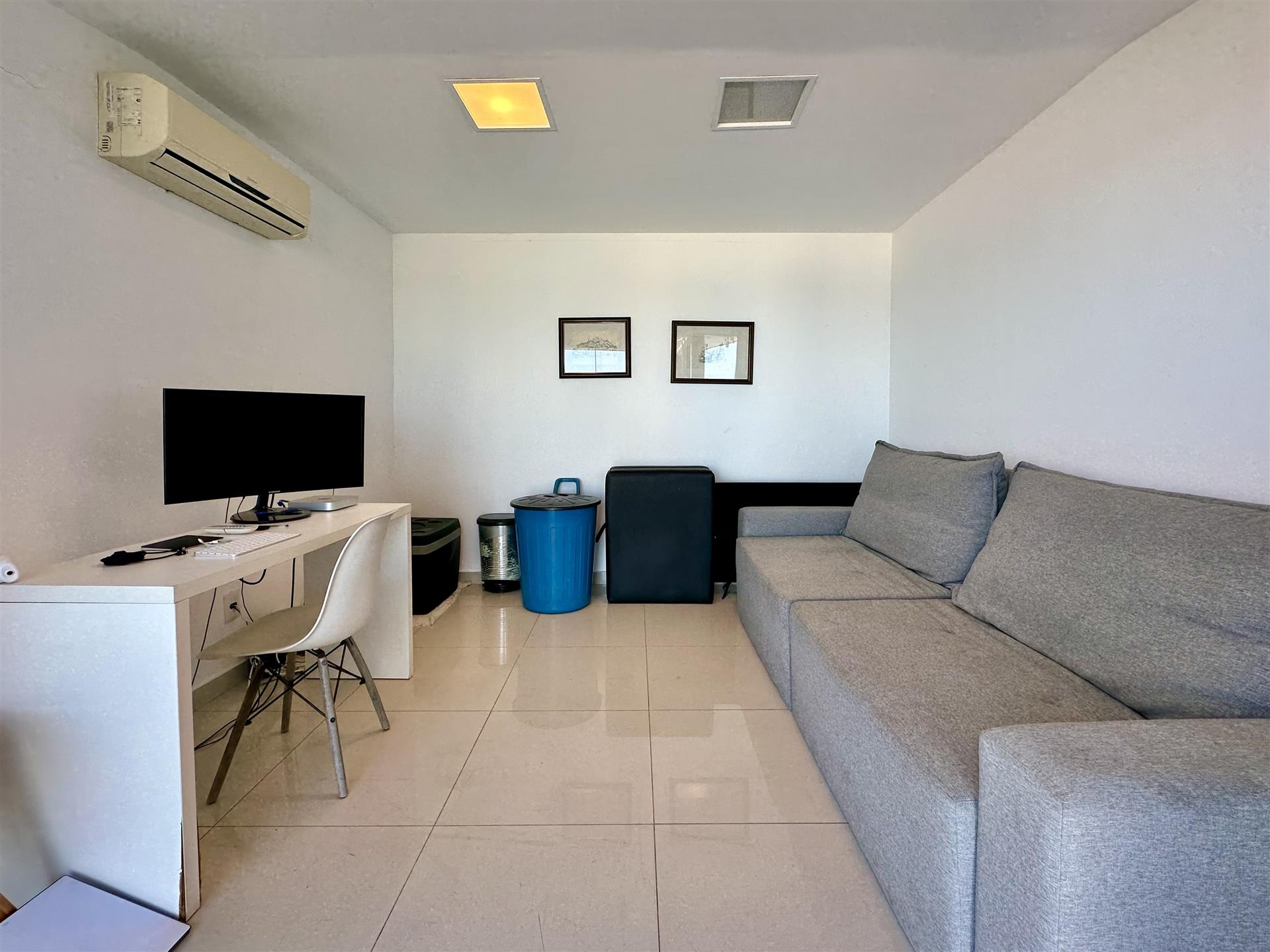 Duplex penthouse for sale in Leme with sea view