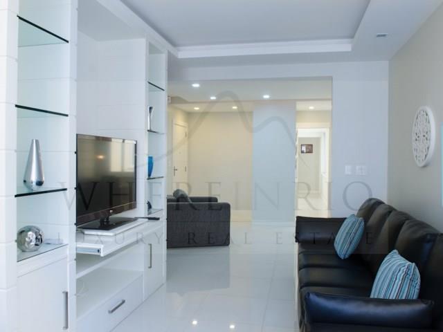 Apartment for sale with sea view in Copacabana