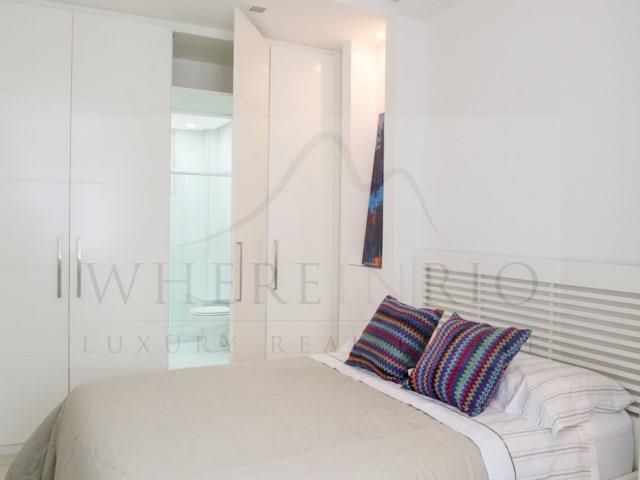 Apartment for sale with sea view in Copacabana