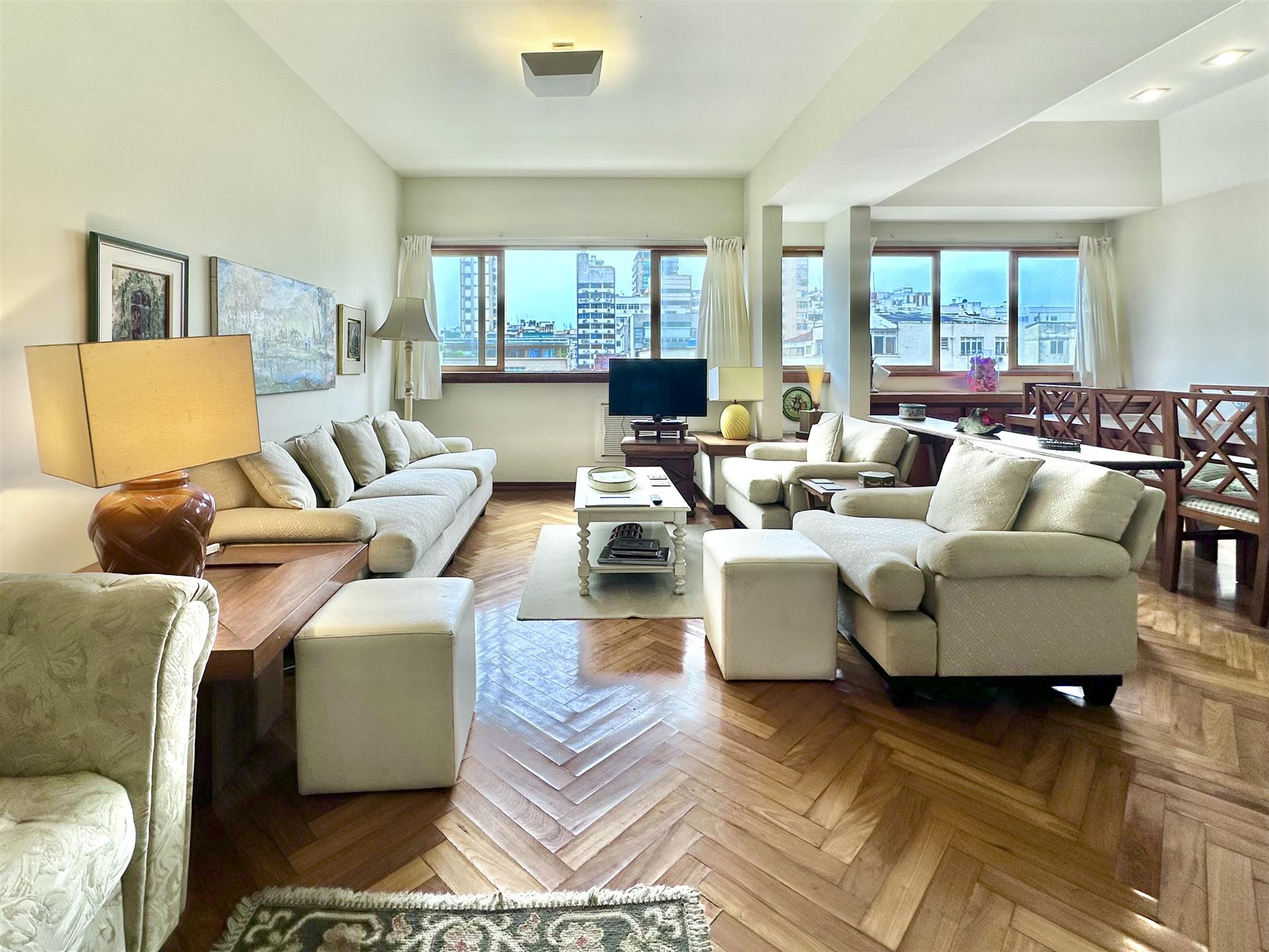 Geräumige 4-Zimmer-Wohnung zum Verkauf in Ipanema