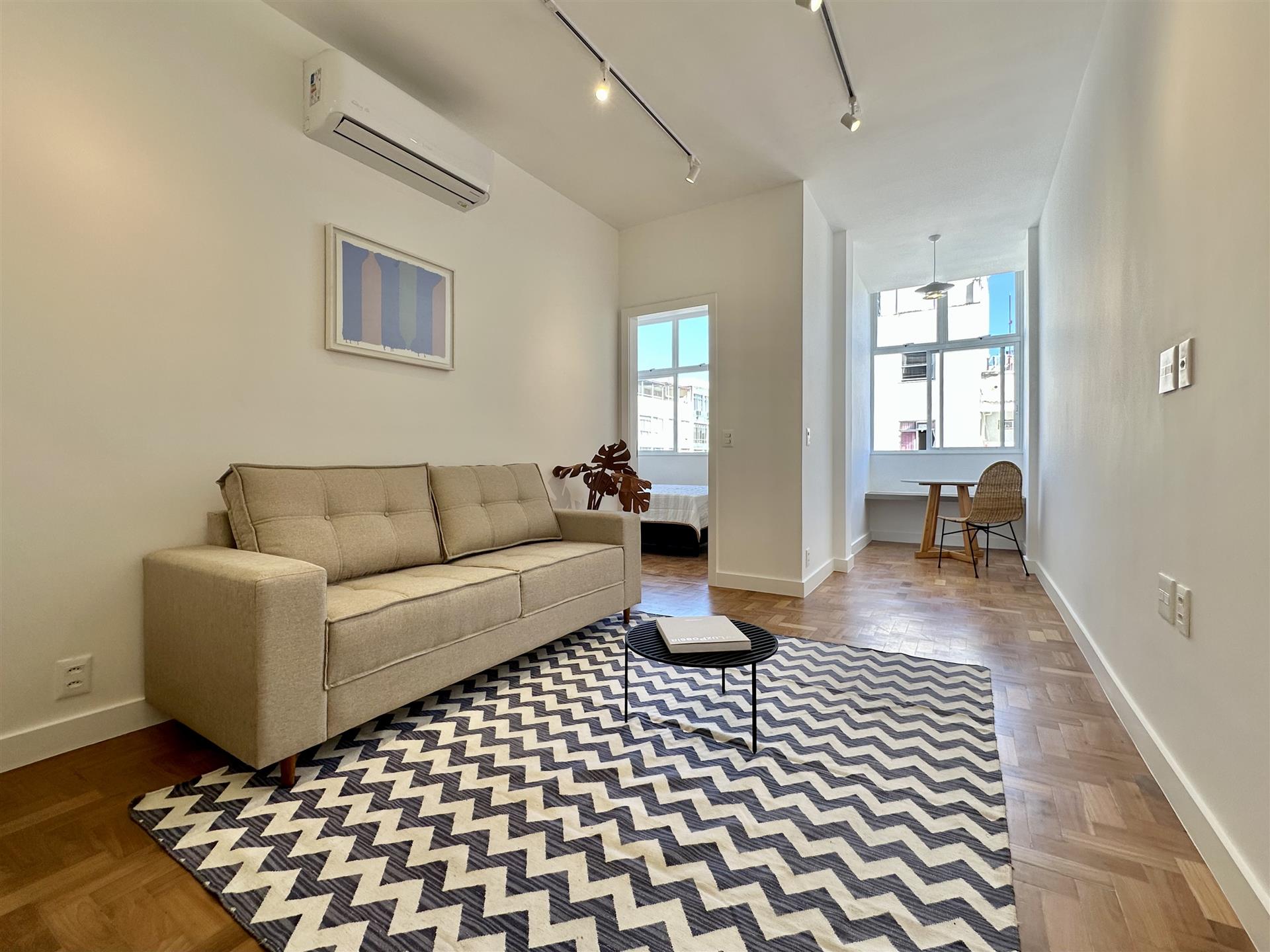 Bright and Fully Renovated Apartment for Sale in Copacabana