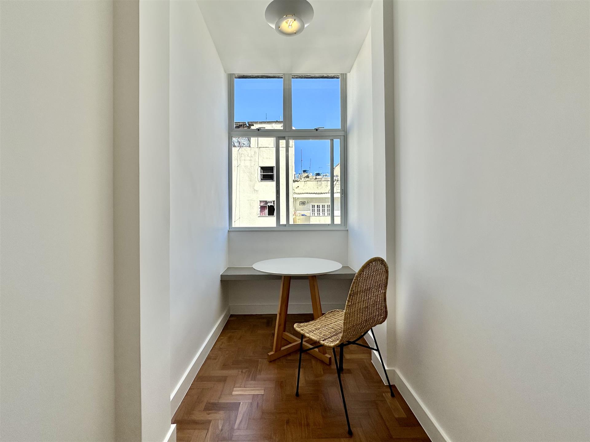 Bright and Fully Renovated Apartment for Sale in Copacabana
