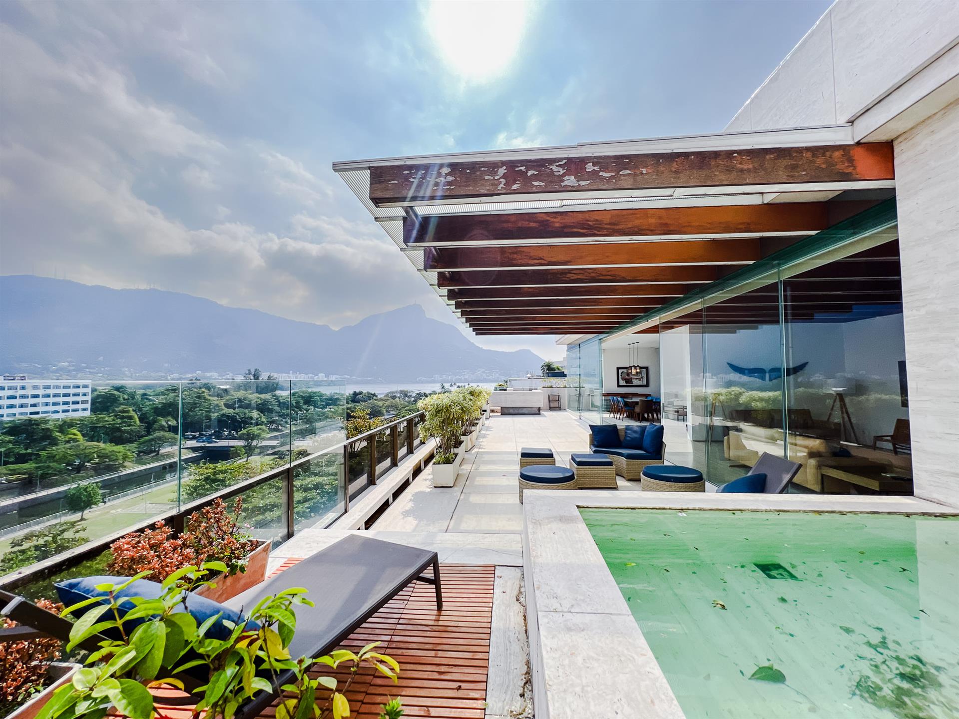 Superbe Penthouse Duplex à vendre à Ipanema