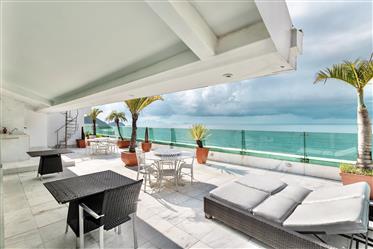 Penthouse in Copacabana with sea view for sale