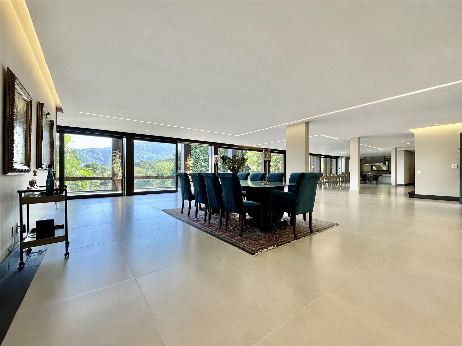 Renovated Mansion in Jardim do Itanhangá with View