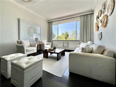 Amazing seafront apartment in Copacabana for sale