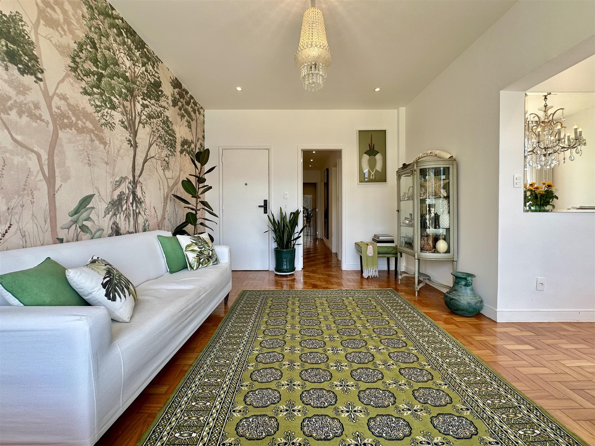 Renovated Apartment with Panoramic View of the Lagoa in Ipanema