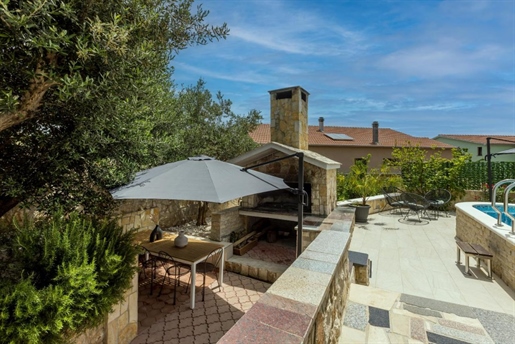 Vacation House Okrug Gornji en
